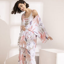 Laden Sie das Bild in den Galerie-Viewer, Kimono Femme Satin Set Pyjama Saisons - Kimono Japonais
